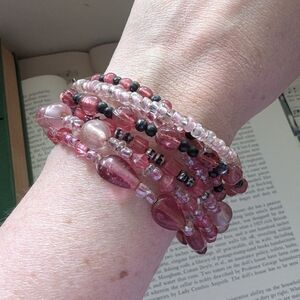 Elegant Pink and Black Beaded Bracelet